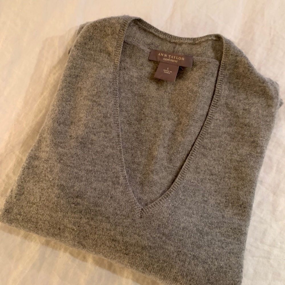Ann Taylor cashmere sweater - Picture 3 of 3
